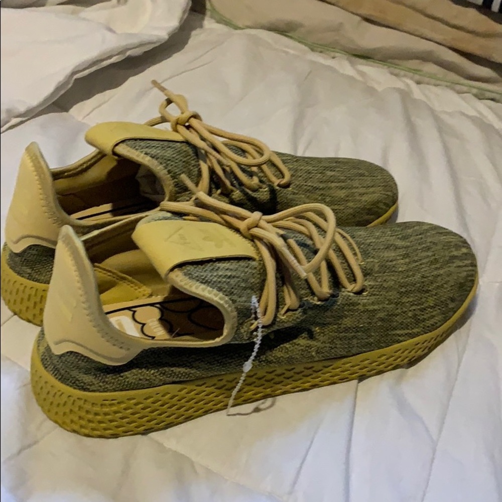 Pharrell Williams tennis hu